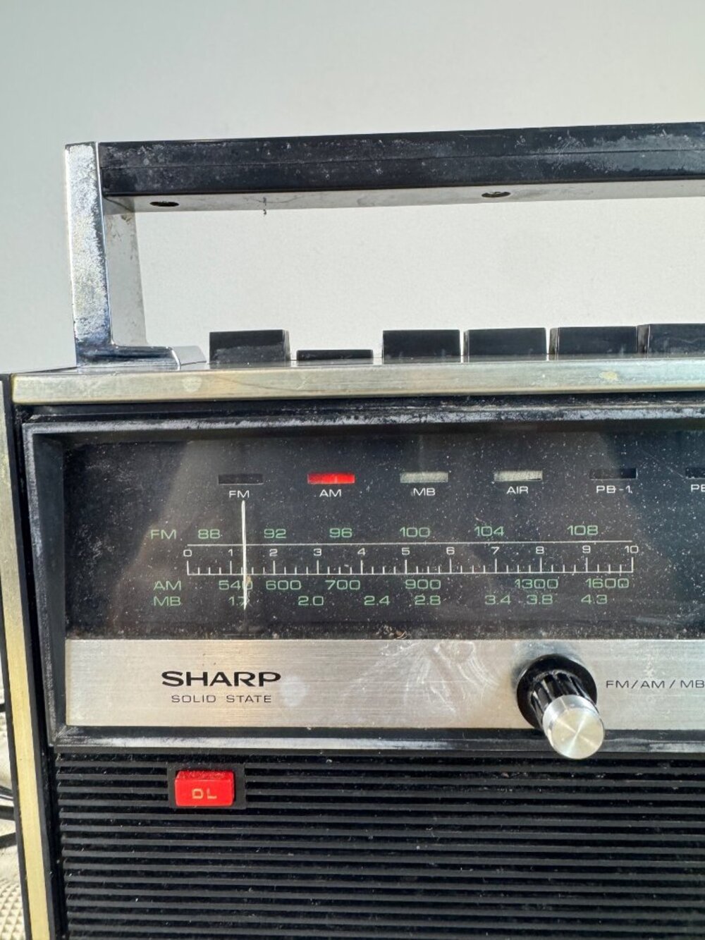 Sharp FV-18U Vintage Solid State Radio 1970s FM/AM/MB/AIR Bands Black Vintage - Picture 2 of 12